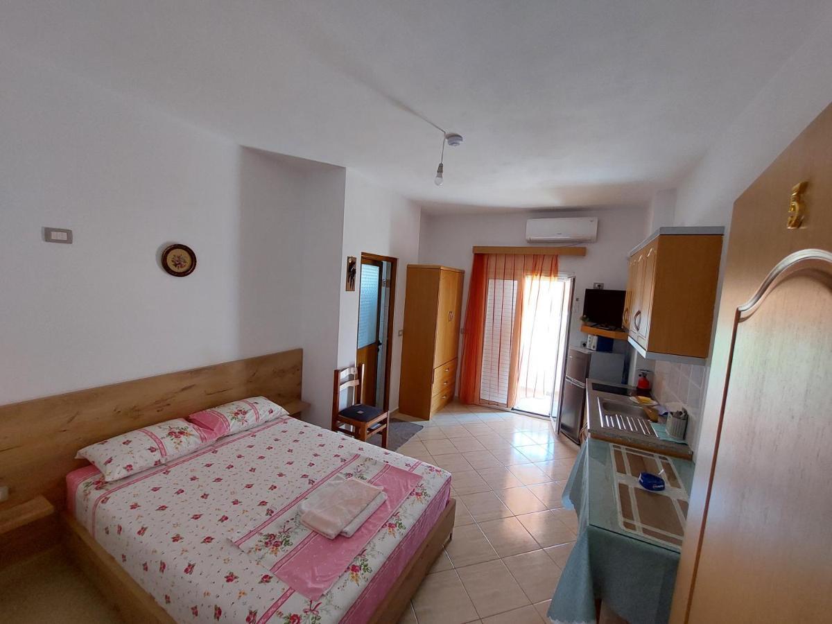 Villa Mihal Apartments Ksamil Ngoại thất bức ảnh