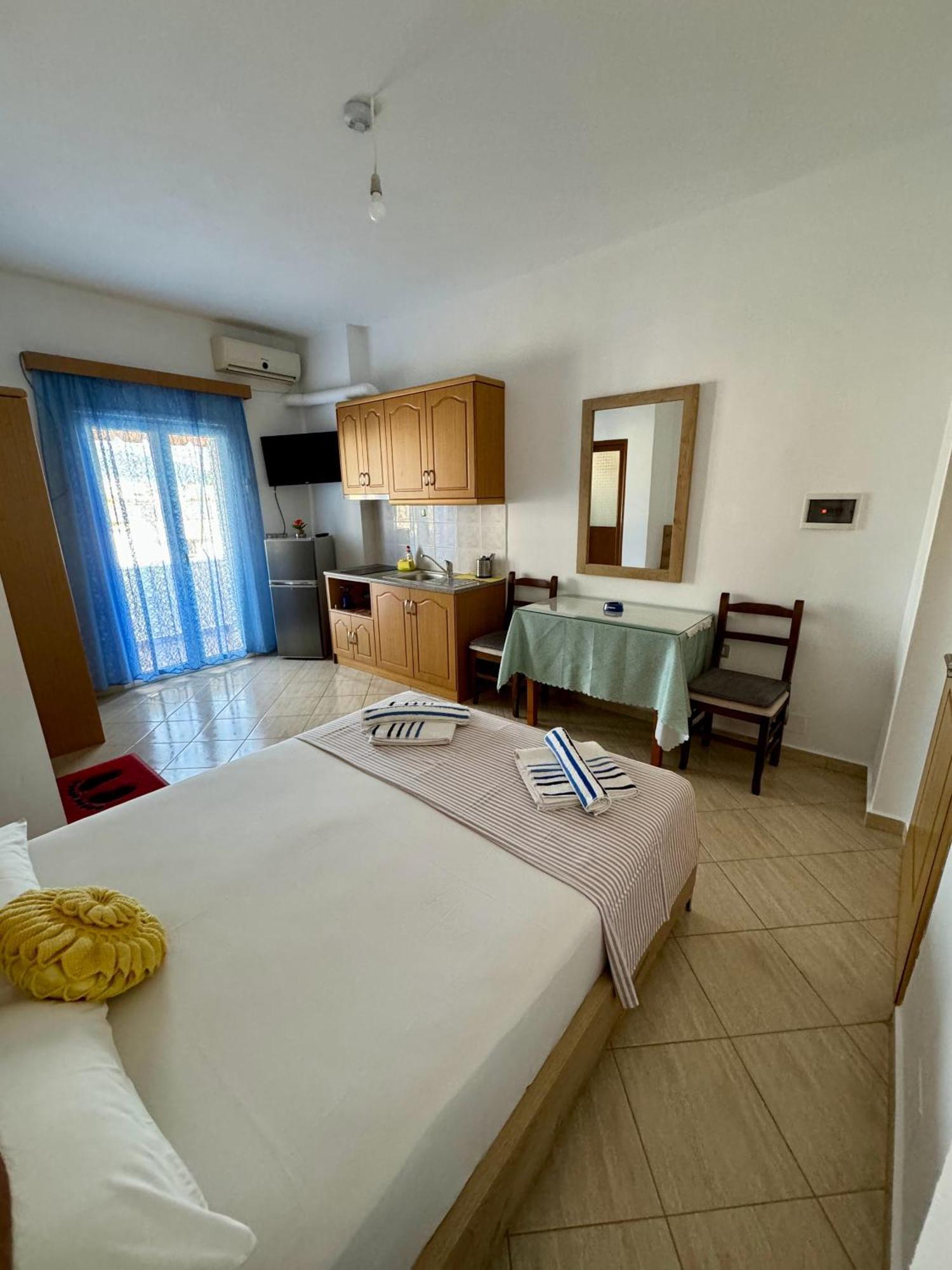 Villa Mihal Apartments Ksamil Ngoại thất bức ảnh