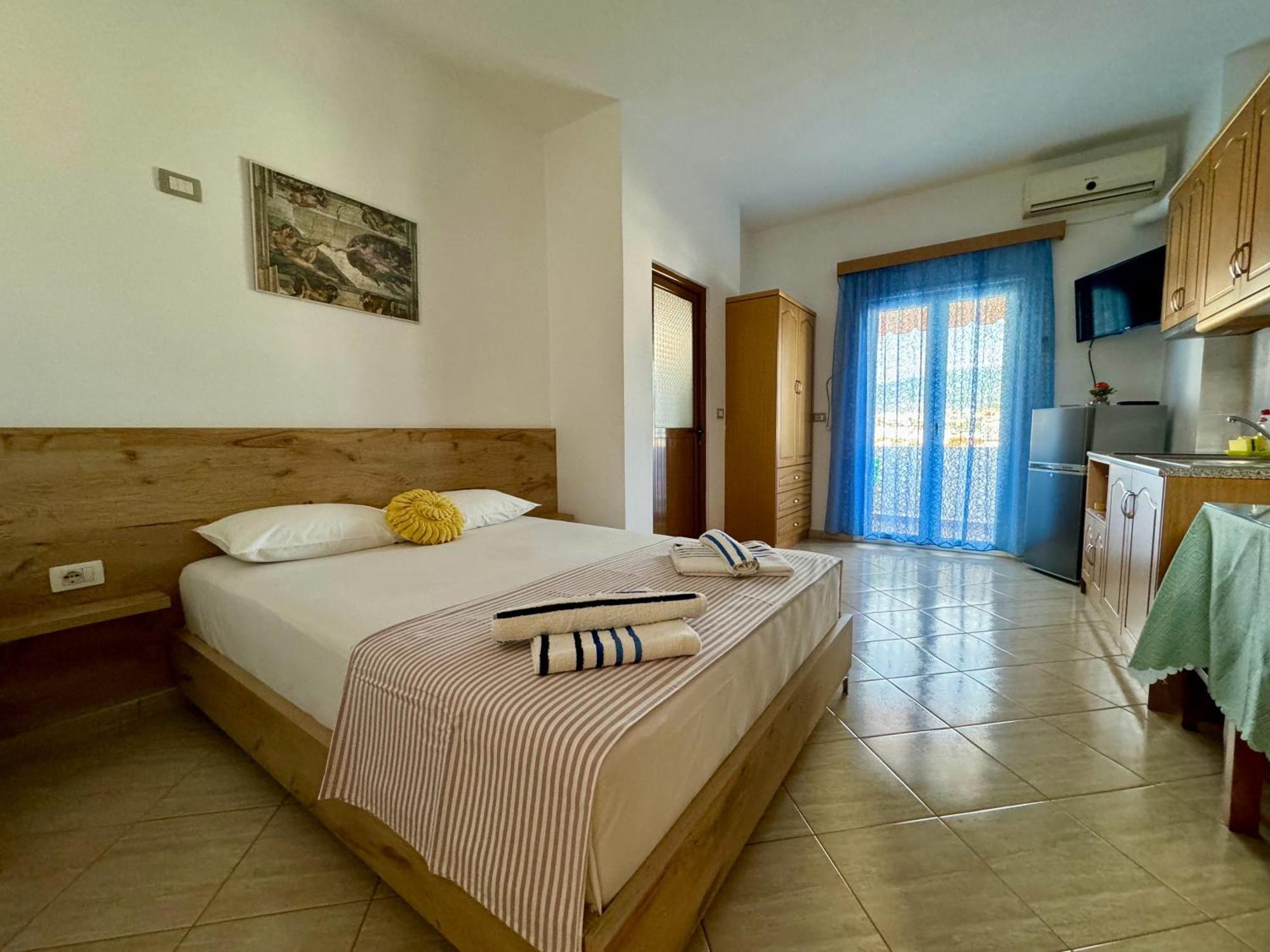 Villa Mihal Apartments Ksamil Ngoại thất bức ảnh