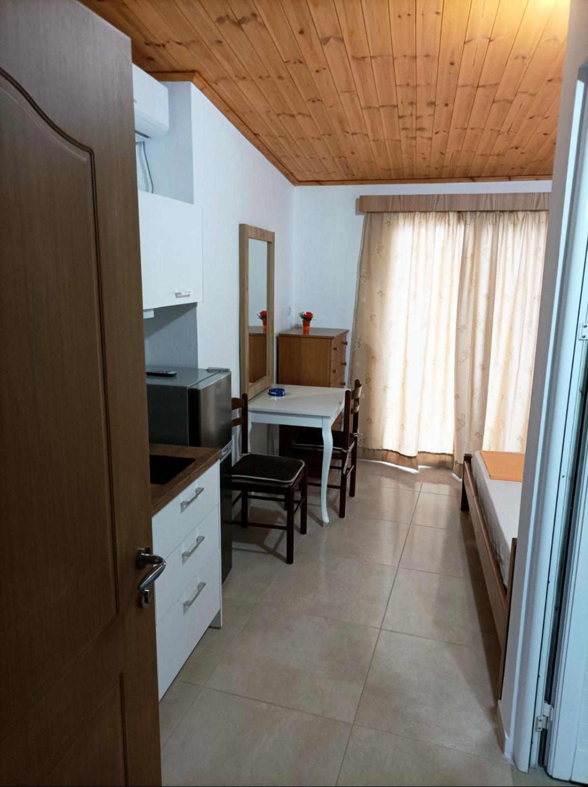 Villa Mihal Apartments Ksamil Ngoại thất bức ảnh