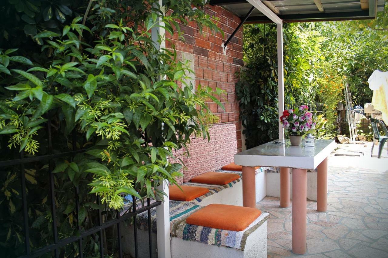 Villa Mihal Apartments Ksamil Ngoại thất bức ảnh